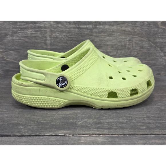 Crocs Classic Yellow Big Kid Clogs Size J1 - Picture 1 of 8
